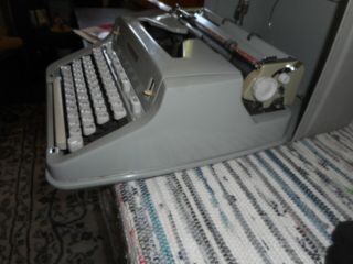 vtg hermes 3000 cursive typewriter 7