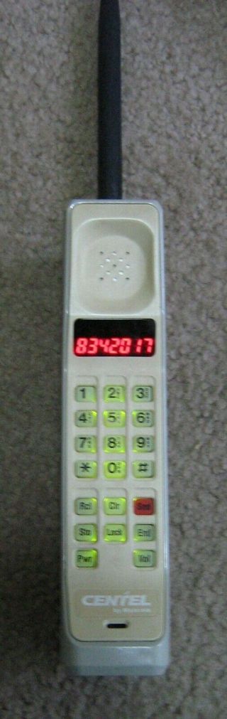 Vintage Motorola DynaTAC 8000 Series Brick Cellular Cell Phone ca 1980s 2