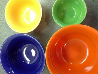 Colorful Set Of 4 Vintage Hall Radiant Ceramic Nesting Bowls