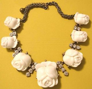 Signed Oscar De La Renta Resin Flower White Beige Wedding Roses Necklace