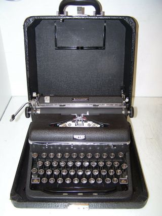 Antique 1941 Royal Model Aristocrat Vintage Typewriter