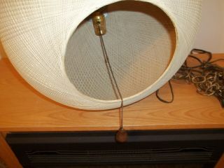 Vtg Large Mid - Century Woven Spun Fiberglass Orb Lamp Hanging Globe Swag Light 5