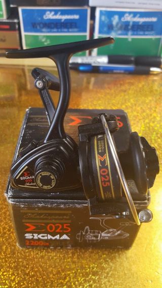 Vintage Shakespeare Sigma 2200ck Spinning Reel In Factory Box