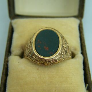 A Vintage Fully Hallmarked 9ct Gold Scottish " Bloodstone " Ring