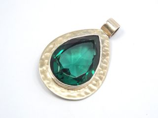 Vtg Taxco Mexico Hammered Sterling Silver Border & Faceted Green Glass Pendant