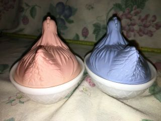 2 Rare VTG HAZEL ATLAS Opalescent Milk Glass CHICKEN HEN on NEST Pink Blue 4.  5 