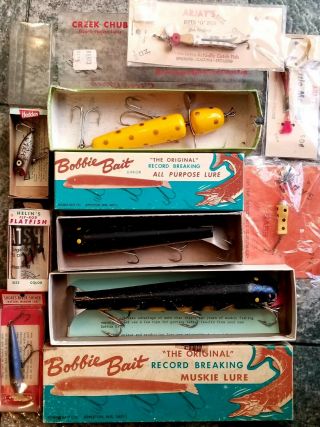 Vintage Park Metal Tackle Box - Full Old Fishing Lures,  Musky,  Bass,  etc.  NR 7