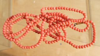 GORGEOUS ANTIQUE REAL CARVED CORAL BEAD FLAPPER LENGTH NECKLACE 25g 6