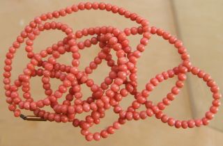 GORGEOUS ANTIQUE REAL CARVED CORAL BEAD FLAPPER LENGTH NECKLACE 25g 7