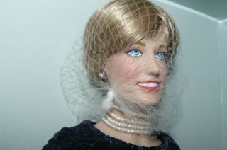 Franklin Princess Diana Vinyl Doll Dressed In Rare Blue Lace Dress W 8