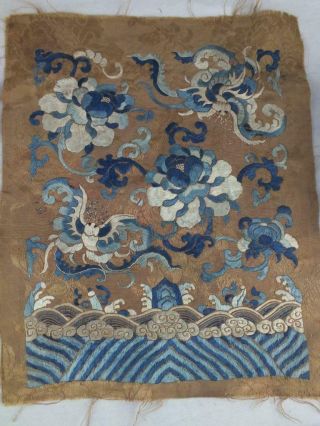 TWO 19TH C CHINESE SILK EMBROIDERIES 2