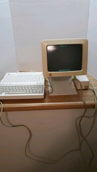 Vintage Apple Iic 2c Model A2s4100 Computer With Monitor And Stand