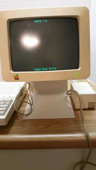 Vintage Apple IIc 2c Model A2S4100 Computer With Monitor And Stand 2