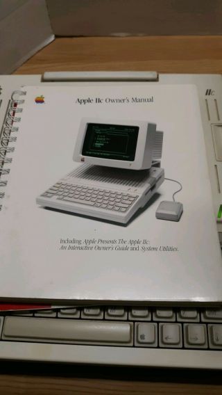 Vintage Apple IIc 2c Model A2S4100 Computer With Monitor And Stand 8