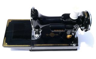 Vintage 1946 Singer 221 Featherweight Scroll Face Sewing Machine & 7