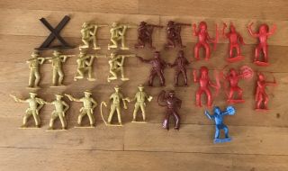 Vintage Toy Plastic Cowboys And Indians Figures 1950s - 60s