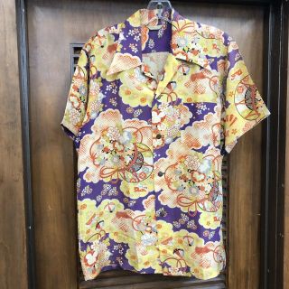 Vintage 1940’s Asian Japanese Pattern Loop Collar Silk Hawaiian Shirt - M