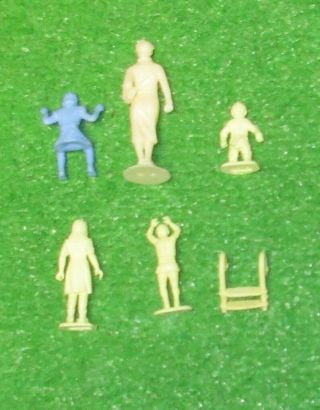 Plastic figures Marx and other Dollhouse family figures includes a nurse/nanny 2