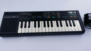 Vtg Casio Sk - 1 Sampling Synthesizer Keyboard W/ Power Adapter Cord Great