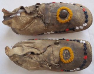 Antique Native American Late 1800 ' s Plains Indian Beaded Moccasins 2