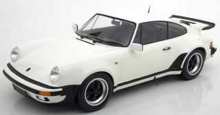 Minichamps 1977 Porsche 911 Turbo White 1:12 Large Car Rare