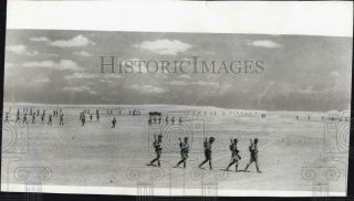 1941 Press Photo Australian Soldiers In Egypt - Rsg18431