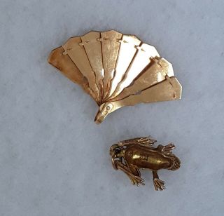 Vintage 18K Solid Yellow Gold Charm ESPANA Fan And 14K Gold Frog Charm 3