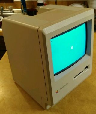 Vintage Apple Macintosh Plus 1mb Platinum Mac Personal Computer