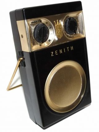 Vintage Zenith Royal 500 Tubeless All Transistor Radio - Serial Number 23145