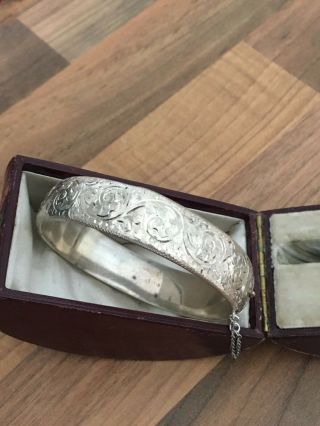 Lovely Vintage Marked Silver Engraved Bangle With Safety Chain 19.  9gr