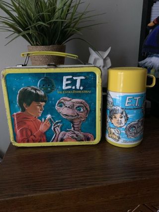 E.  T.  The Extra Terrestrial Vintage Metal Lunchbox With Matching Thermos