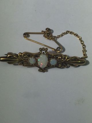 Stunning Vintage 375 (9ct) Gold Opal Brooch With Safety Pin And A Small Chain.