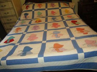Adorable Vintage Handmade Cotton Quilt - All Hand Quilted & Hand Applique