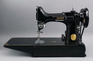 1950 Vintage SINGER 221 - 1 Featherweight Sewing Machine w/ Pedal,  Case 3
