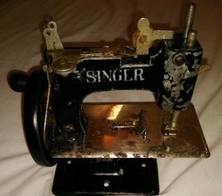Vintage Singer Sewhandy Child Toy Hand Crank Sewing Machine Great Britain Made