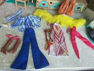 Vintage Rare 1975 Mego Cher Dressing Room Playset Box Doll Clothes 4