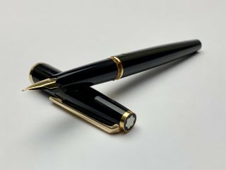Vintage Montblanc 121p Classic Fountain Pen Fitted With An 18k Gold Nib
