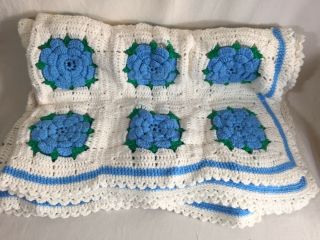 Vintage crocheted afghan off white granny squares blue flowers 82 x 56 large 2
