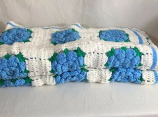 Vintage crocheted afghan off white granny squares blue flowers 82 x 56 large 3