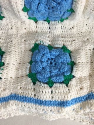 Vintage crocheted afghan off white granny squares blue flowers 82 x 56 large 5