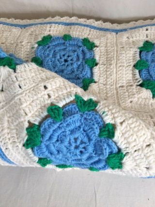 Vintage crocheted afghan off white granny squares blue flowers 82 x 56 large 6