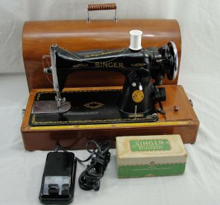 Vintage Singer Electric Sewing Machine Model 15 - 91 1940 