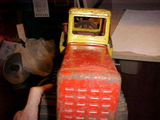 VINTAGE NYLINT HOUGH PRESSED STEEL PAYLOADER,  TRACTOR SHOVEL,  RED & YELLOW 5