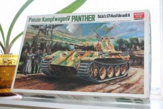 Vintage 1987 Model Tank Academy Minicraft Panzer Kampfwagen V Panther Motorized
