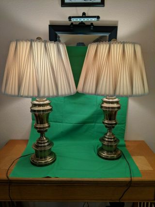 Vtg Pair Stiffel Brass Trophy Urn Hollywood Regency Lamps W/original Shades