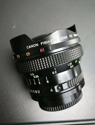 Rare Canon Lens FD 15mm F/2.  8 1:2.  8 VTG Fisheye Fish - eye Lens w Case EXC, 10