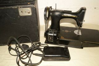 Antique Singer Sewing Machine Featherweight 221 April 1941 Vtg PARTS/REPAIR 2