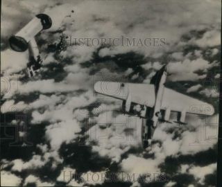 1945 Press Photo Air Force B - 24 Liberator Bomber Broken By Enemy Fire