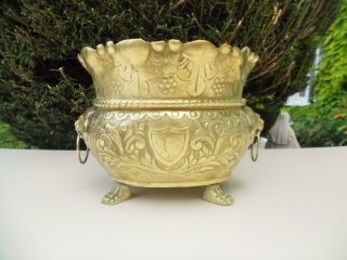Antique/vintage Large Brass Planter Pot Jardiniere Garden Vase Claw Feet Lion