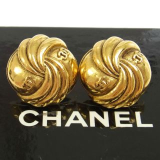 Authentic Chanel Vintage Cc Logos Button Earrings Gold Clip - On 1.  1 " B31699d